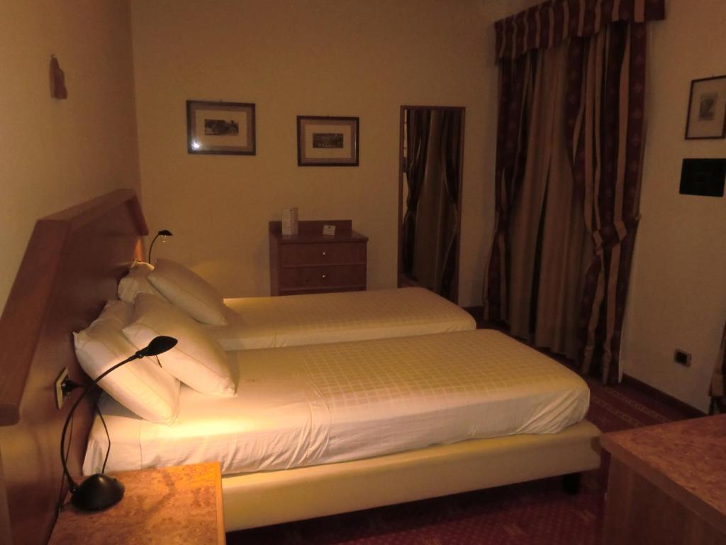 Hotel Ariston Acqui Terme Kamer foto