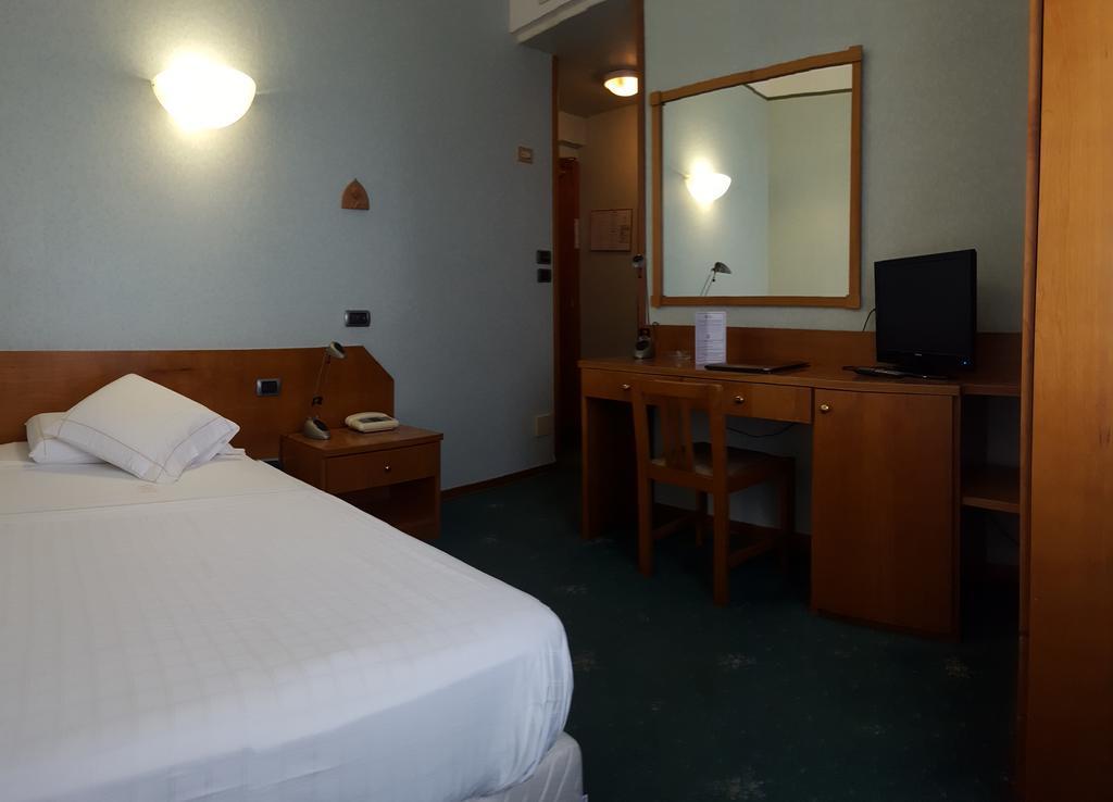 Hotel Ariston Acqui Terme Buitenkant foto