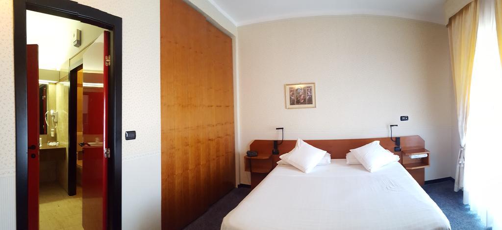 Hotel Ariston Acqui Terme Buitenkant foto