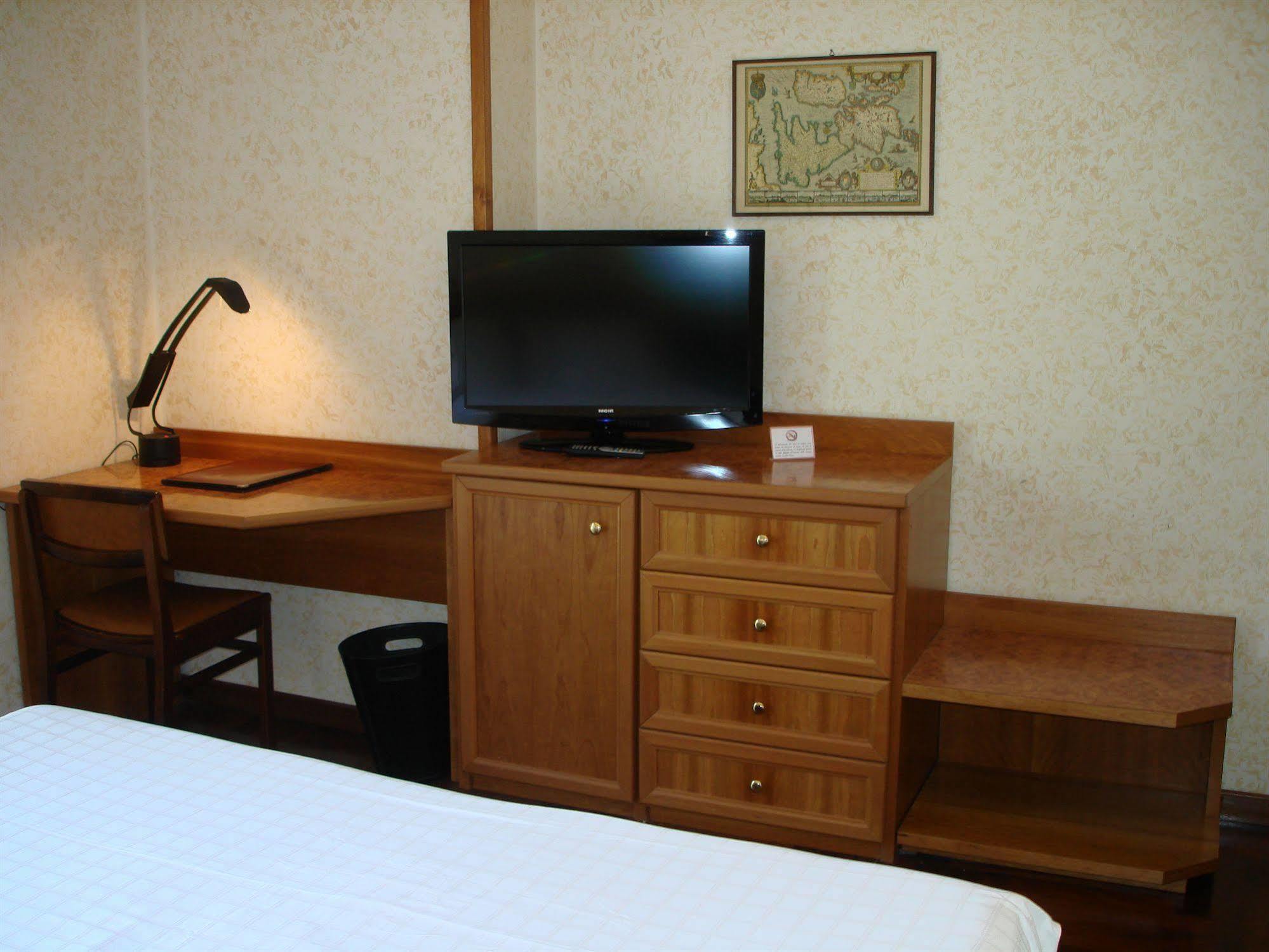 Hotel Ariston Acqui Terme Buitenkant foto