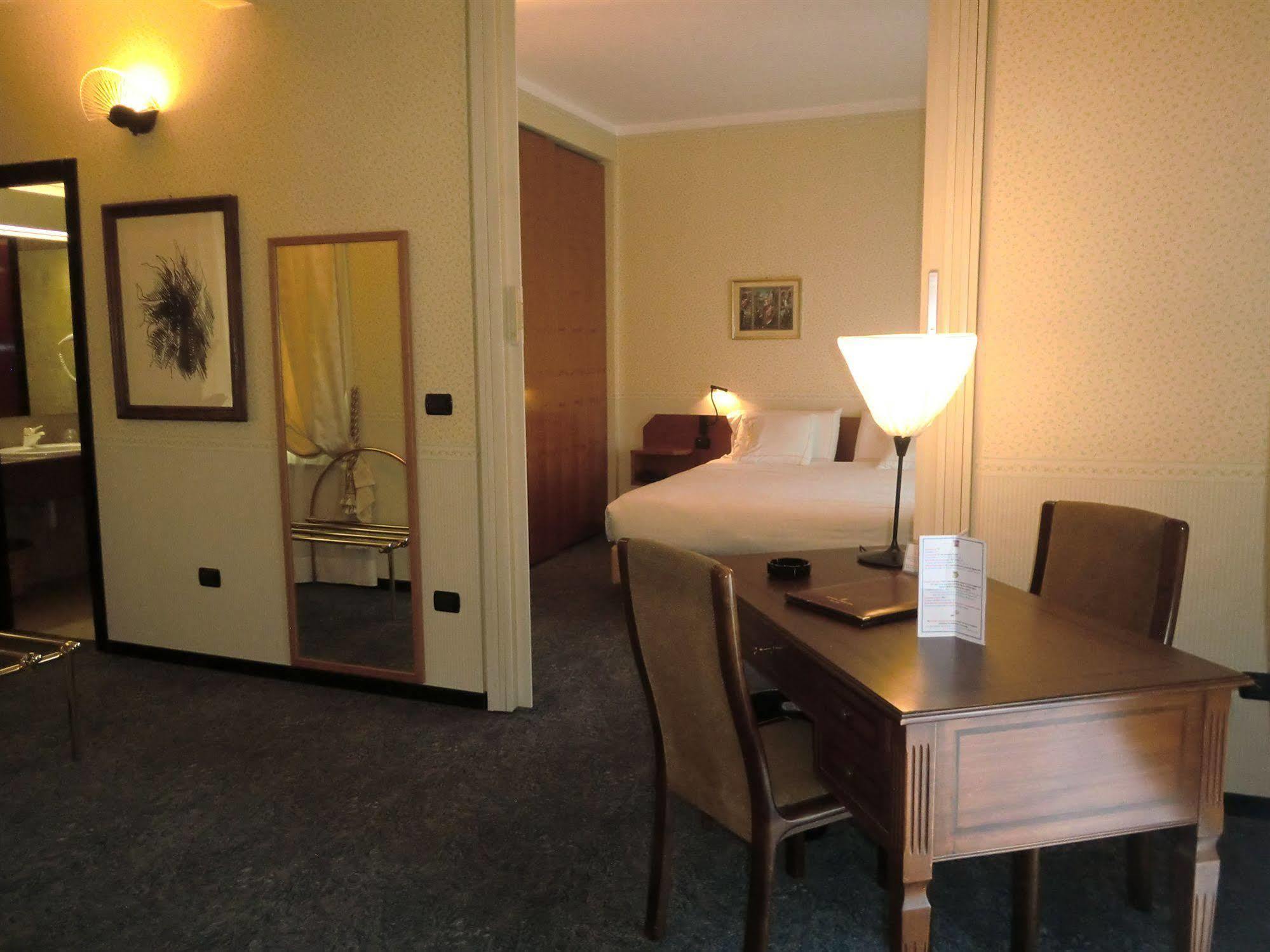 Hotel Ariston Acqui Terme Buitenkant foto