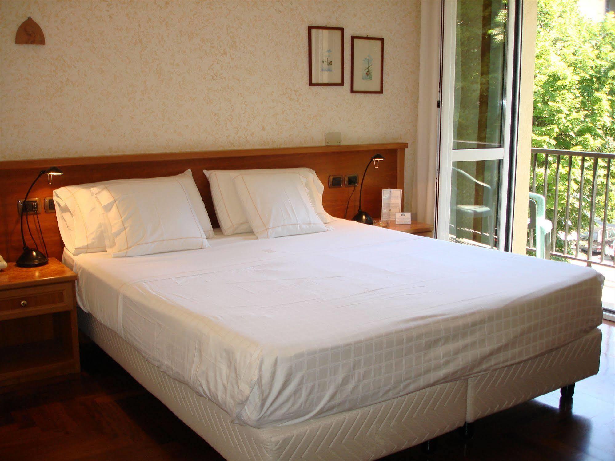 Hotel Ariston Acqui Terme Buitenkant foto