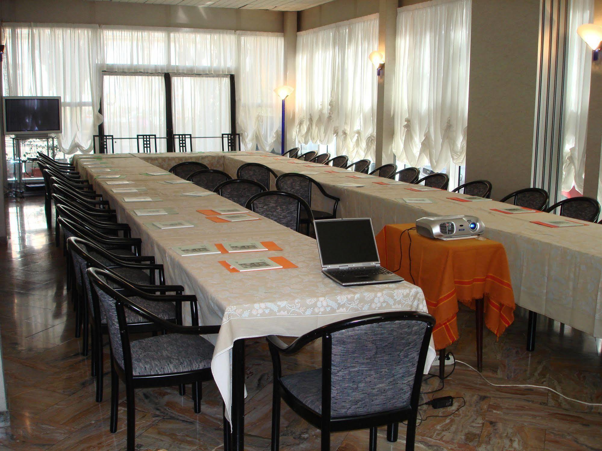 Hotel Ariston Acqui Terme Buitenkant foto